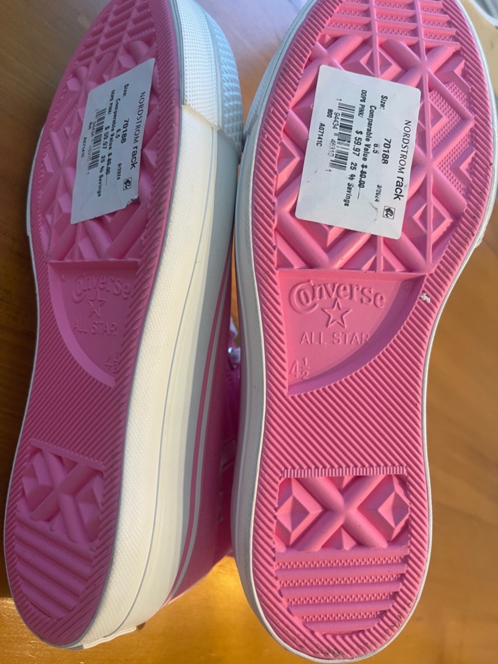 Converse High Top Sneakers in Bright Bubblegum💕Pink💕and White~ NEW Size 6.5 - Picture 8 of 9